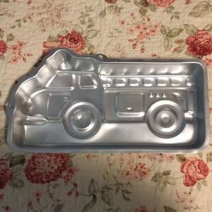 Wilton fire engine cake pan, retired